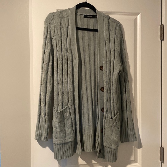 Woman’s Cardigan - Picture 1 of 2